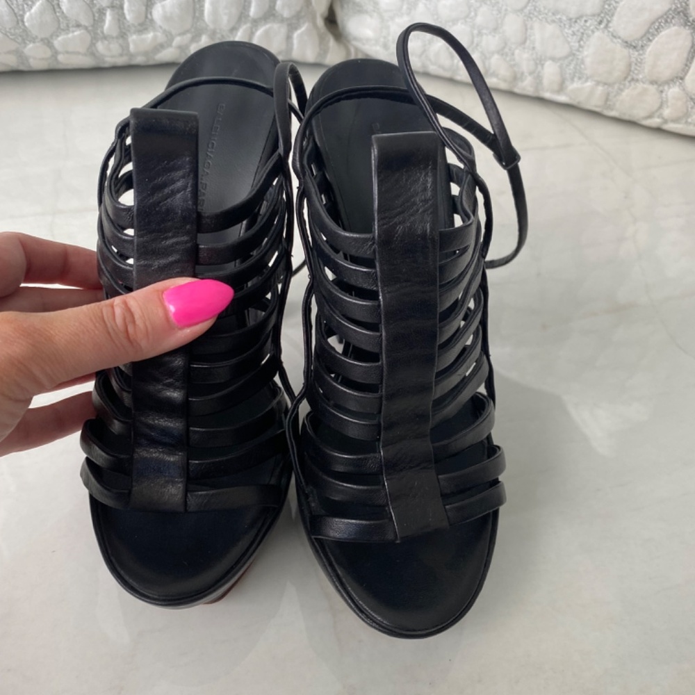 Balenciaga platform heels with ankle wrap - Picture 7 of 7